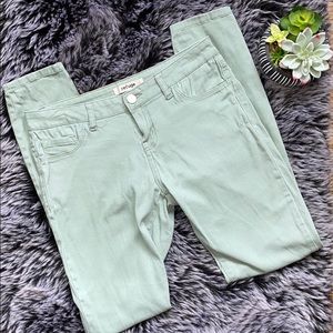 Refuge light green skinny jeans size 4